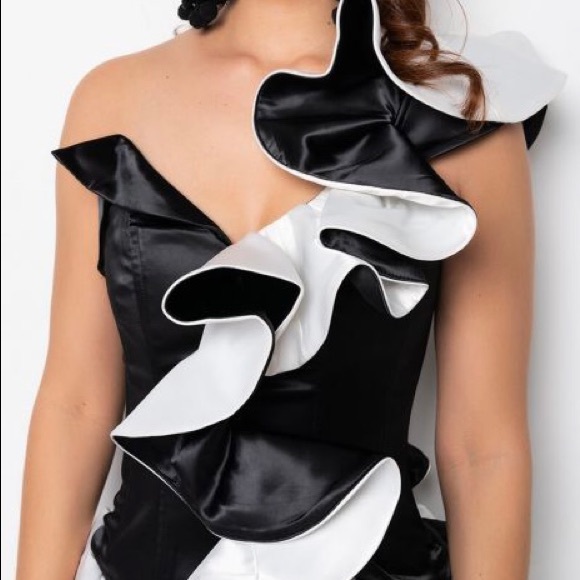 FANCY RUFFLE BLOUSE - Picture 4 of 4